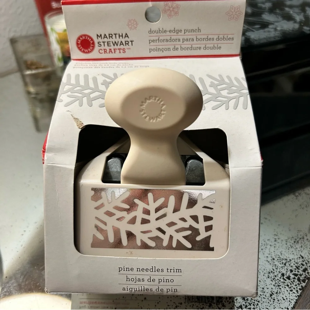 NIB New HTF Retired Martha Stewart Crafts Pine Needles trim double edge punch